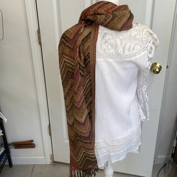 RACHEL ZOE ZIG ZAG PATTERN SCARF NWOT - Picture 6 of 6
